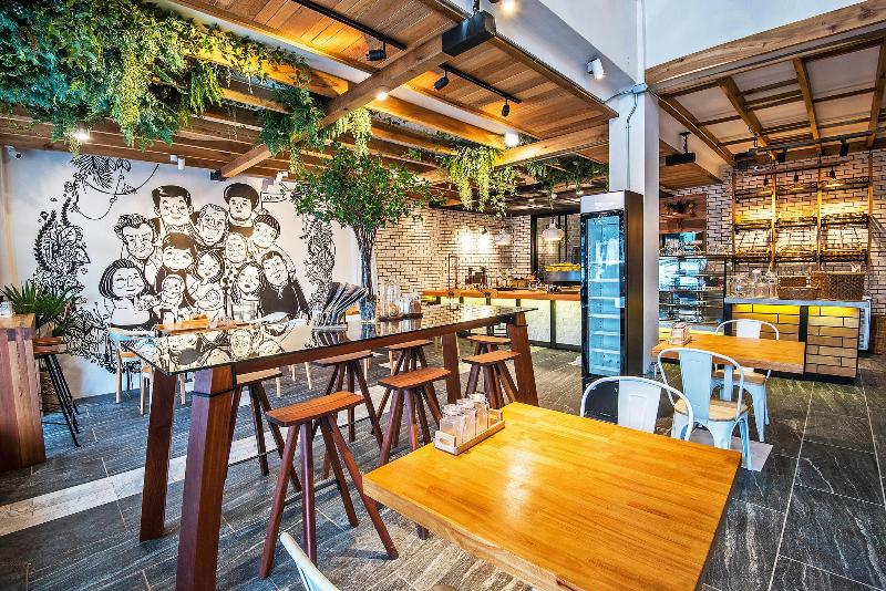 Family Tree Hotel - Genel