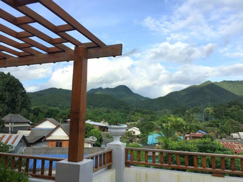 Pai Cherkaew - Genel