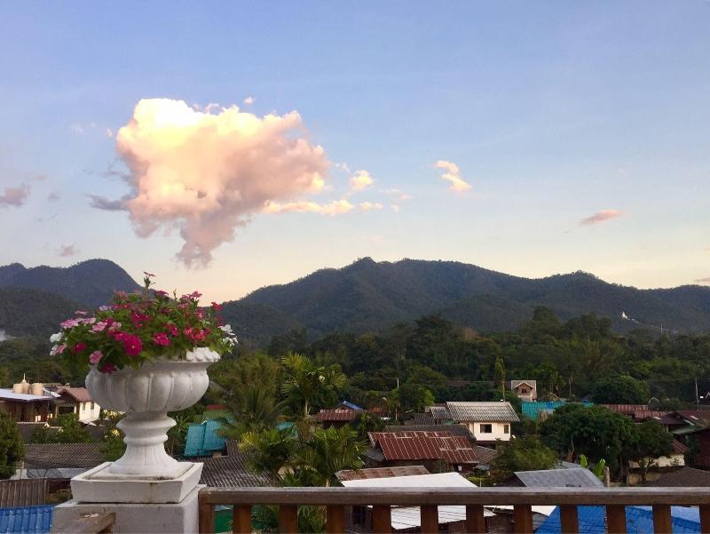 Pai Cherkaew - Oda