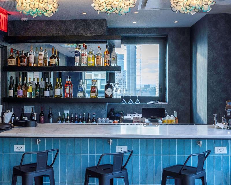 DoubleTree by Hilton New York Times Square South - Bar