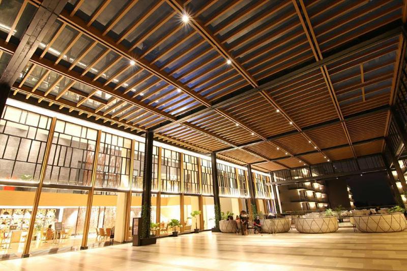Golden Tulip Holland Resort Batu - Lobi