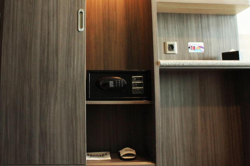 Arthama Hotels Losari Makassar - Genel
