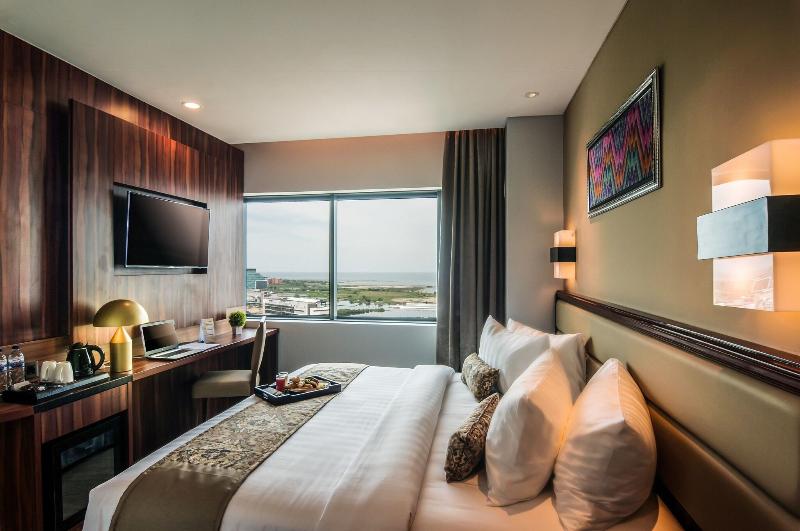 Arthama Hotels Losari Makassar - Oda
