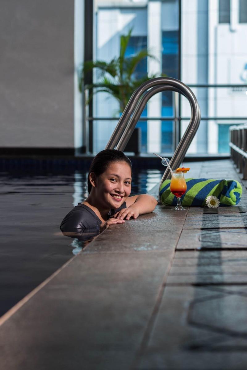 Arthama Hotels Losari Makassar - Havuz