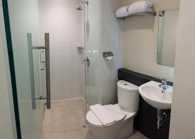 Whiz Prime Hotel Sudirman Makassar - Oda