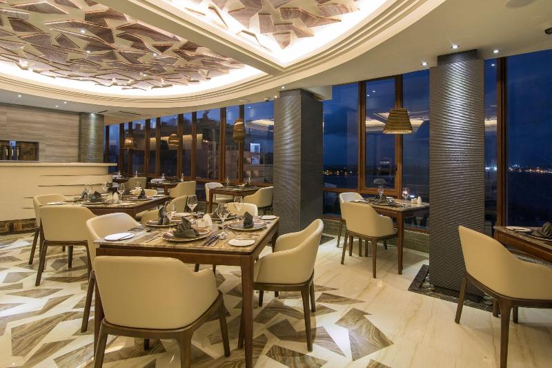 Samann Grand - Restoran
