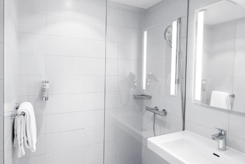 B&B HOTEL Zurich Airport Rumlang - Oda