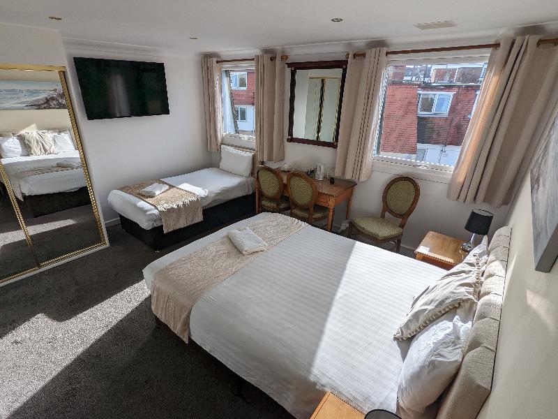 Cecil Court Hotel - Oda