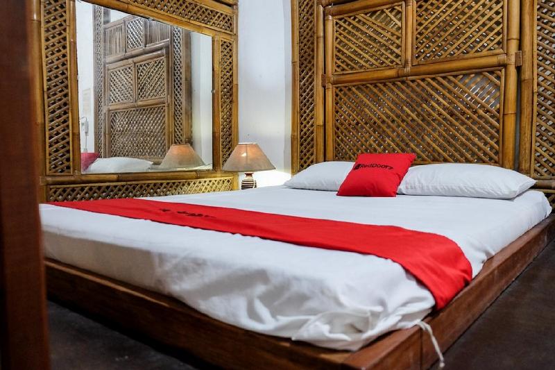 RedDoorz Plus near Jalan Baru Bogor - Oda