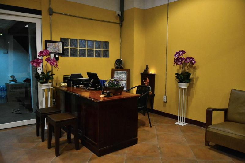 Seedling House - Lobi
