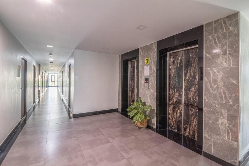 Casa Luxe Hotel and Resident - Lobi