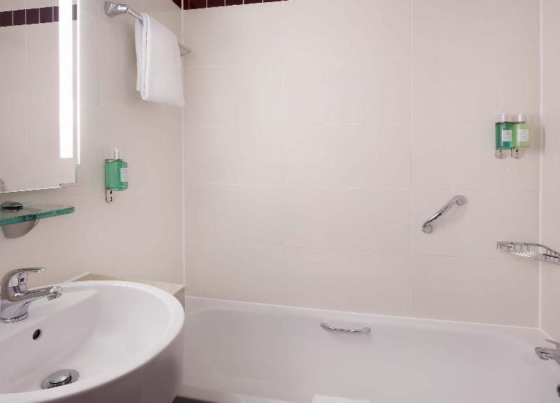 Leonardo Hotel Leeds - Oda