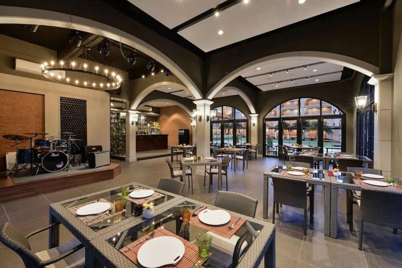 Le Monte Khao Yai Hotel - Restoran