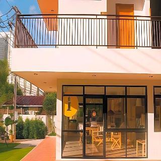 Yellow Moon Hotel fotoÄŸrafÄ±