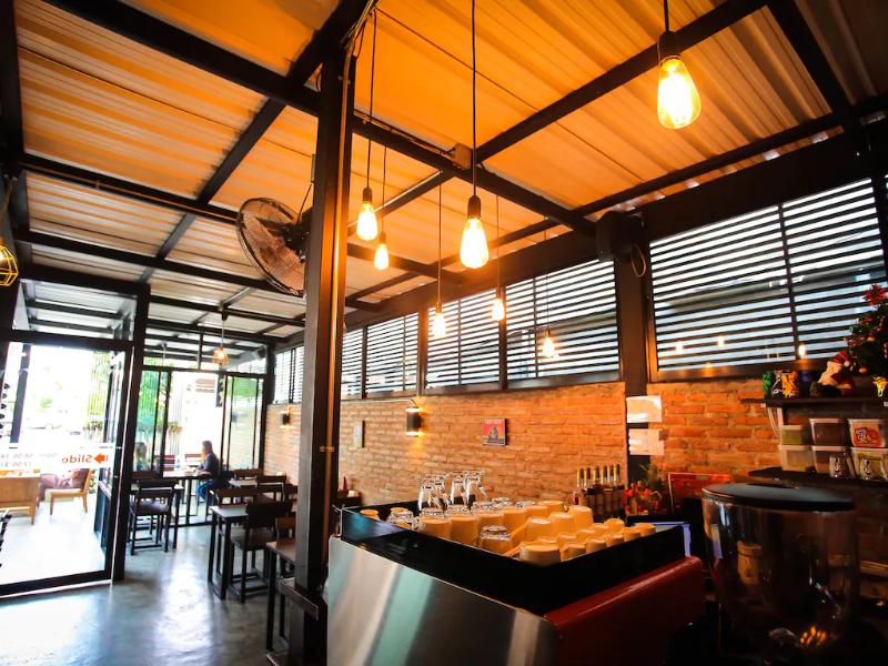 Manee @ Cool Mueang - Restoran