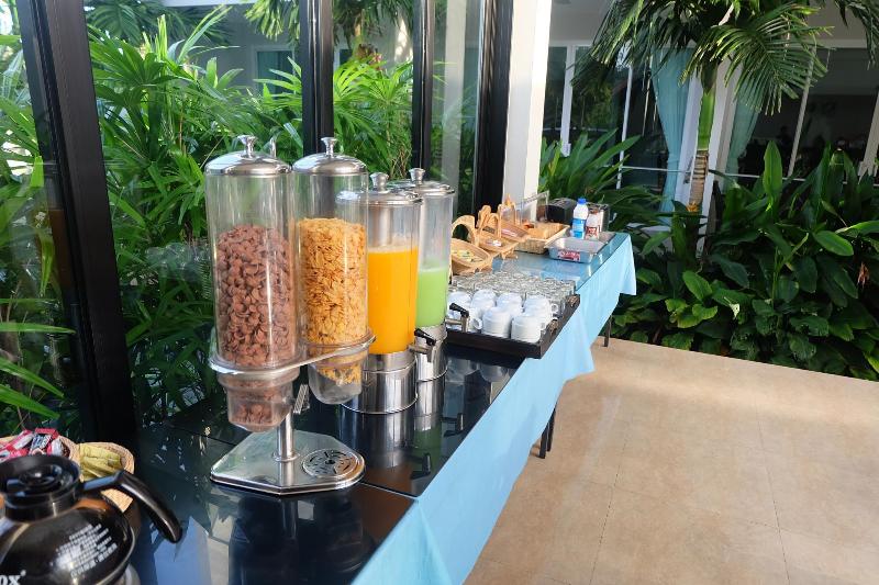 Clear House Resort - Genel