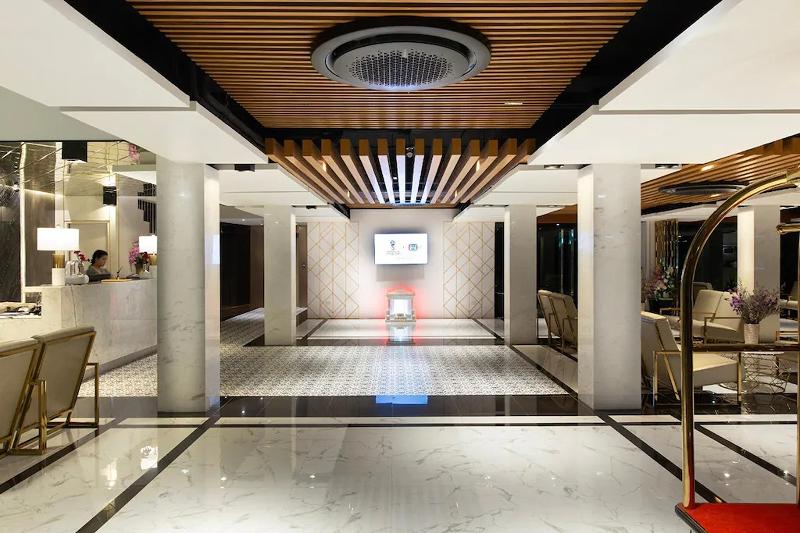 Holatel Hotel Phitsanulok by ZUZU - Lobi