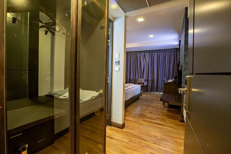 Holatel Hotel Phitsanulok by ZUZU - Oda