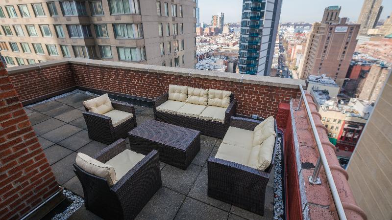The Gallivant Times Square - Teras