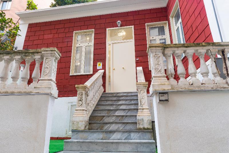 Casina Rossa - Lobi