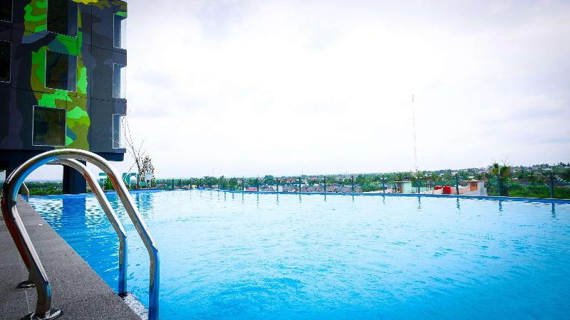 Prime Park Hotel Pekanbaru - Havuz
