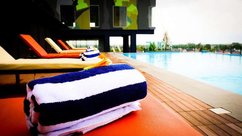 Prime Park Hotel Pekanbaru - Havuz