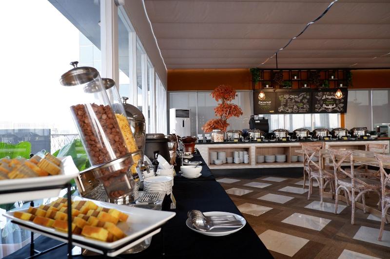 Maxonehotels Com Platinum Hayam Wuruk Jakarta - Restoran