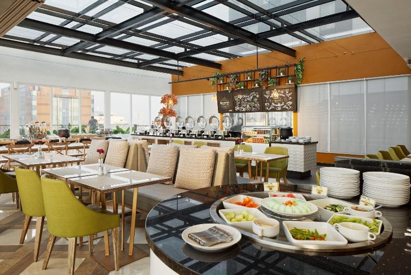 Maxonehotels Com Platinum Hayam Wuruk Jakarta - Restoran