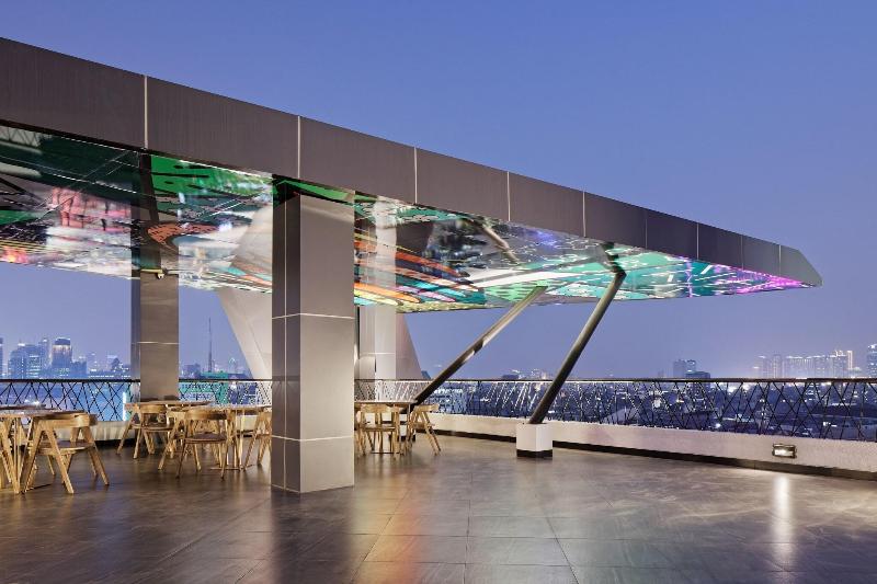 Maxonehotels Com Platinum Hayam Wuruk Jakarta - Restoran