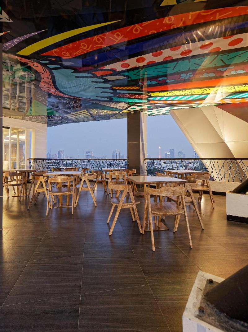 Maxonehotels Com Platinum Hayam Wuruk Jakarta - Restoran