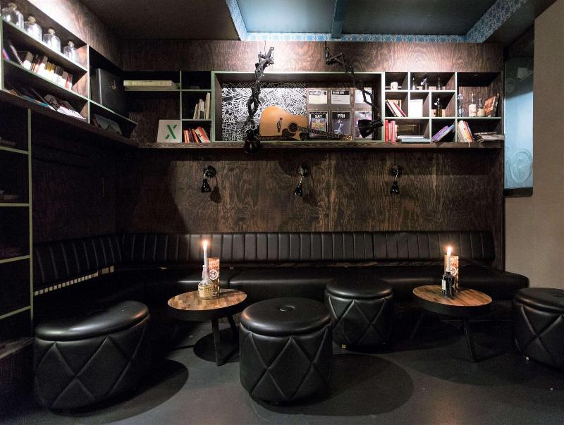 The Circus Hostel - Bar
