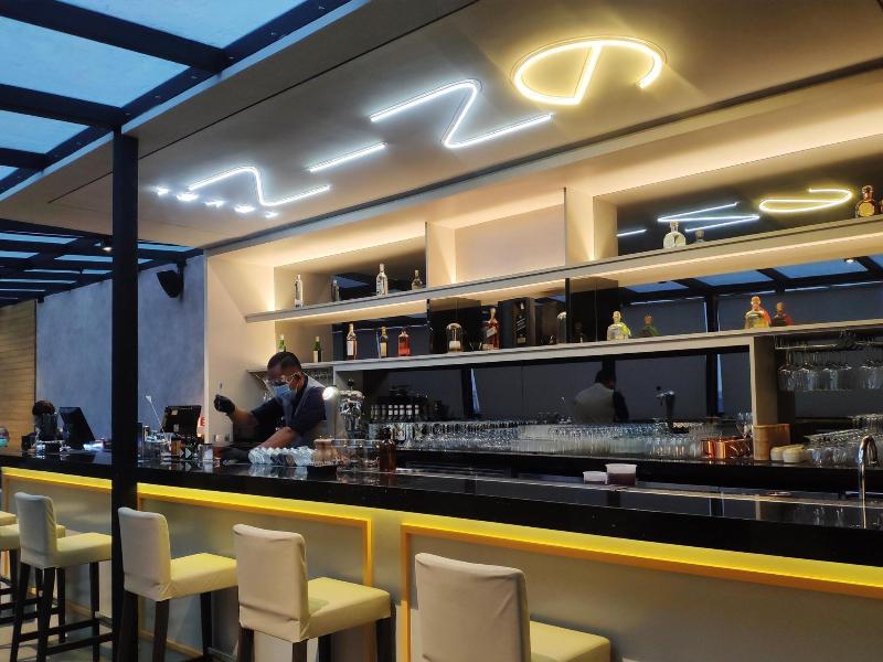Erian Hotel - Bar