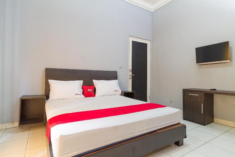 RedDoorz near Kebun Raya Bogor - Oda