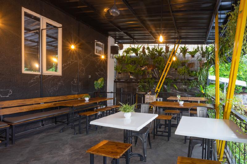 RedDoorz near Botani Square Mall - Lobi