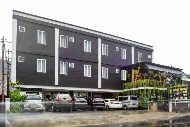 RedDoorz near Botani Square Mall - Genel