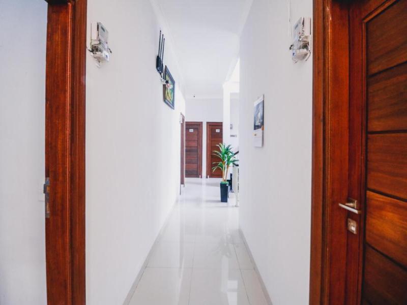 RedDoorz near Hermes Place Polonia Medan - Genel