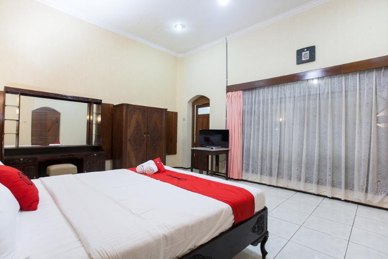 RedDoorz near Brawijaya University - Oda