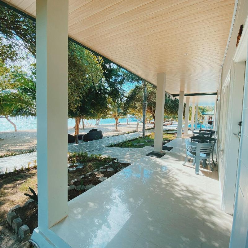 Sylvia Hotel And Resort - Teras