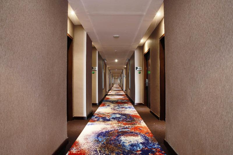 Grand Karlita Hotel Purwokerto - Oda