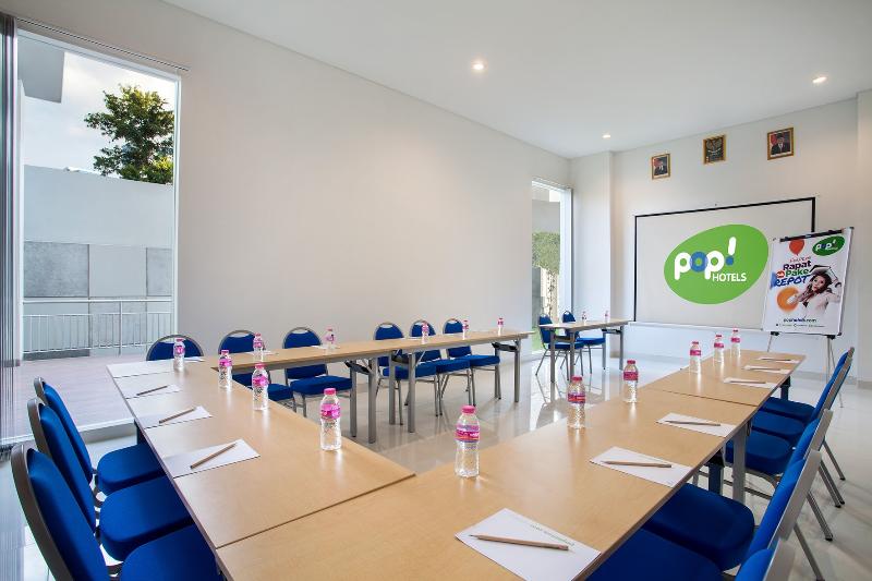 POP! Hotel Pemuda Semarang - Toplantı