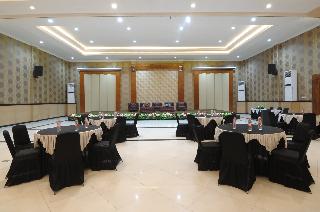 Kyriad Grand Master Hotel Purwodadi otel fotoğrafı