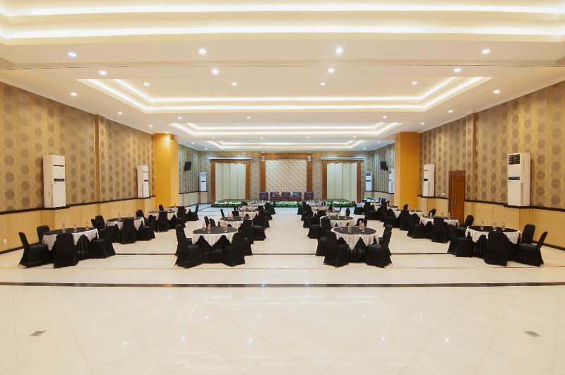 Kyriad Grand Master Hotel Purwodadi - Genel