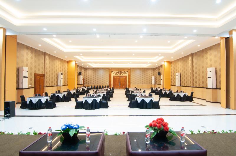 Kyriad Grand Master Hotel Purwodadi - Genel