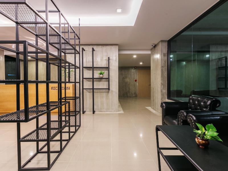 B2 South Pattaya Premier Hotel - Lobi