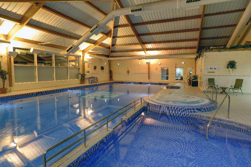 Best Western Kings Manor Hotel - Havuz