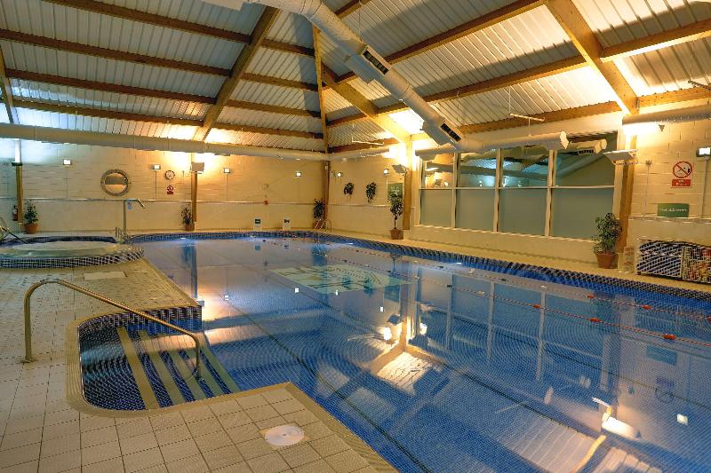Best Western Kings Manor Hotel - Havuz