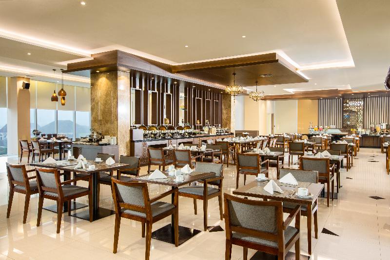 Hotel Santika Gresik - Restoran