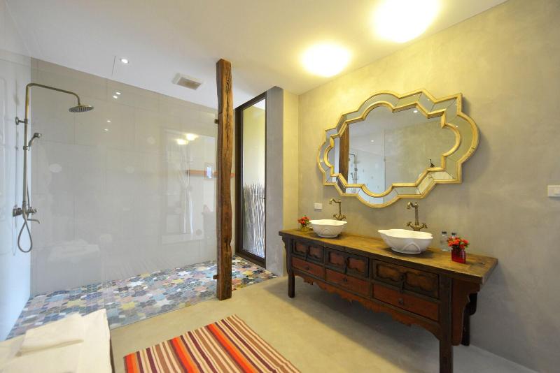 Villa Phra Sumen Bangkok - Oda