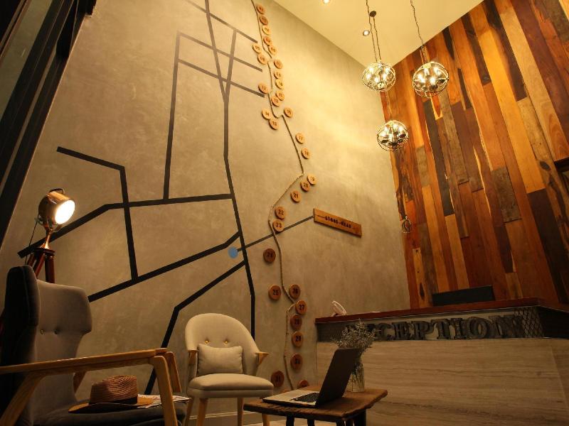 Stone Head Hua Hin Hotel - Lobi