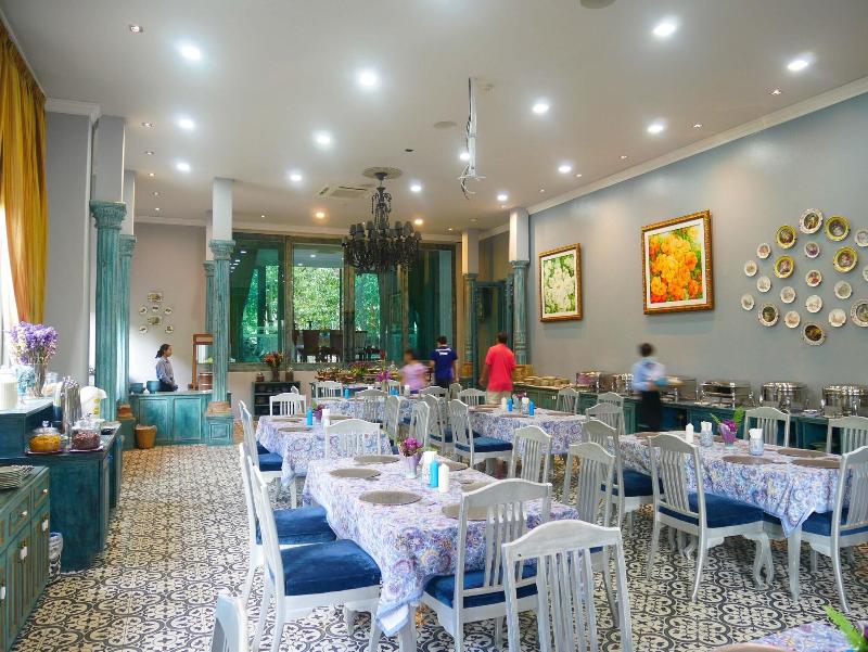 At Pingnakorn Huaykaew Hotel - Restoran